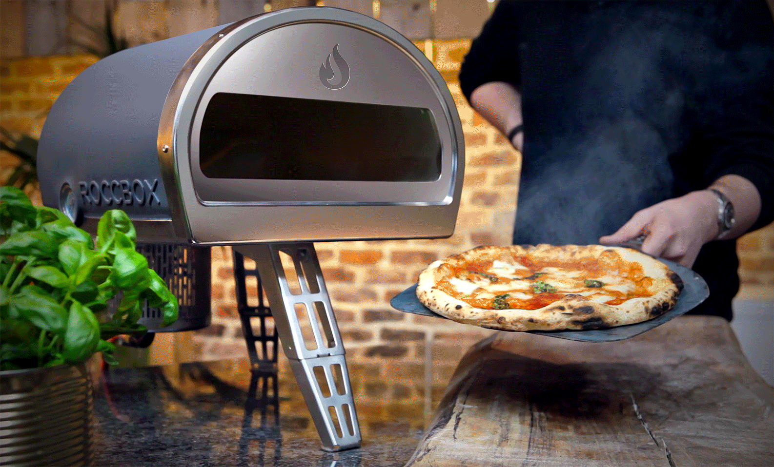 15分で窯の温度が500度まで上がるポータブル石窯で いつでも本格ピザが食べられる Bridge ブリッジ テクノロジー スタートアップ情報